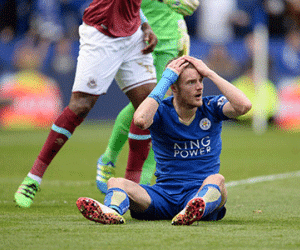 Vardy bị đuổi, Leicester chật vật thủ hòa West Ham