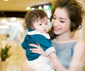 Elly Trần lần đầu đưa con trai Túc Mạch đi sự kiện