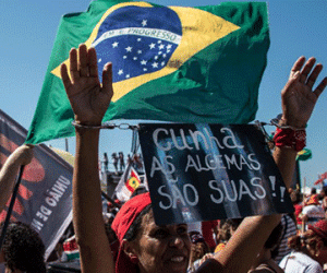 Hạ viện Brazil nhất trí xét xử tổng thống Dilma Roussseff