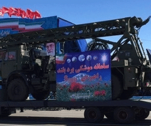 Iran ngạo nghễ phô diễn thiết bị tên lửa S-300 trong lễ diễu binh