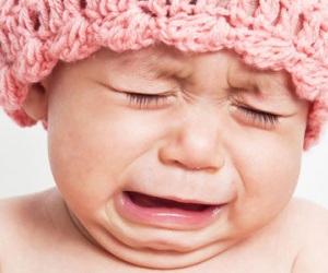 10 mẹo hữu ích dỗ trẻ sơ sinh nín khóc ngay lập tức