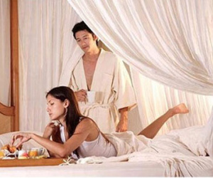 Chồng vênh váo đưa bồ trẻ và “con riêng” về tận nhà khoe chiến tích