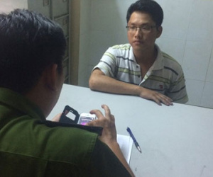 Cướp 10 cây vàng không thành, kẻ cướp chui vào tủ trốn