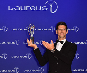 Djokovic và Serena nhận giải VĐV hay nhất năm