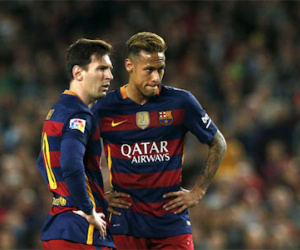 Messi và Neymar mất điểm, Ronaldo hướng tới Quả Bóng Vàng
