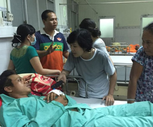 Nạn nhân bị công an quật ngã xuất viện