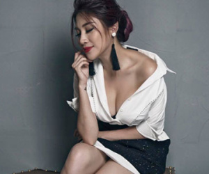 Pha Lê trễ nải vai trần sexy