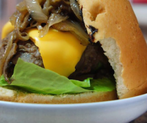Ăn fast food cho sành điệu: Ảnh hưởng đủ đường