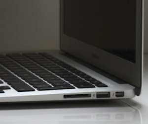 Apple nâng cấp MacBook Air 13 inch lên 8 GB RAM