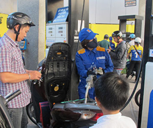 Giá dầu tăng 500 đồng, xăng giữ nguyên