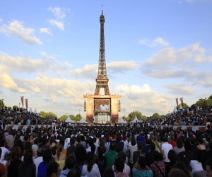 Fanzone Paris: Cuồng nhiệt cùng EURO 2016 dưới chân tháp Eiffel
