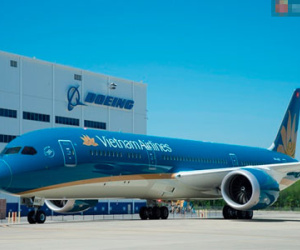 Hình ảnh đầu tiên về chiếc máy bay Boeing 787 của VNA vừa có màn trình diễn ấn tượng tại Mỹ