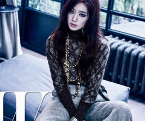 Park Shin Hye lột xác với vẻ đẹp của một quý cô trưởng thành