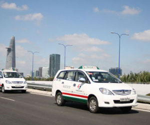 Vinasun kêu thiệt hại vì Uber, Grabtaxi