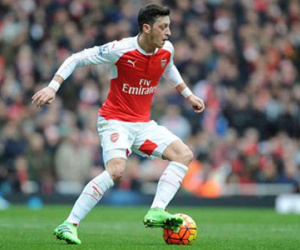 Wenger sốc vì Oezil vắng mặt ở đội hình tiêu biểu PFA