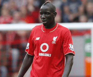 Hậu vệ Liverpool bị phạt nặng vì nghi án doping khi gặp MU