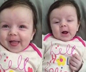Bé gái 10 tuần tuổi biết nói "Hello" khiến mẹ ngạc nhiên