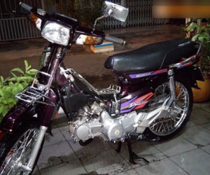 Honda Super Dream Việt độ kiểng của dân chơi Sài Gòn