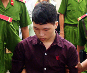 Lộ diện sát thủ giết mẹ con bà chủ, tạo hiện trường giả