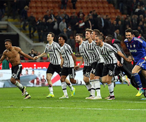 Napoli thua Roma, Juventus đoạt scudetto sớm ba vòng