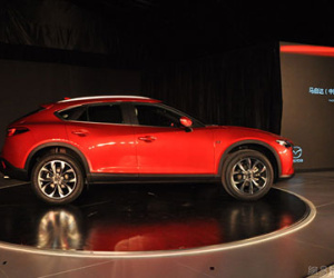 SUV mới Mazda CX-4 có cơ về Việt Nam?