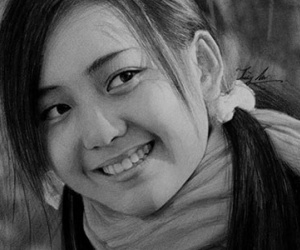 9X Lào Cai vẽ tranh màu chì sống động như thật