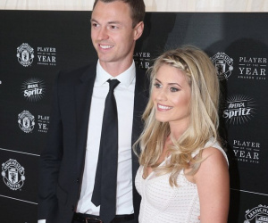 Cầu thủ Bắc Ireland được 'thả cửa' với WAGs tại EURO 2016