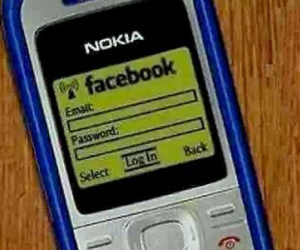 Không cần smartphone, đây là cách đăng status Facebook từ điện thoại "cục gạch"