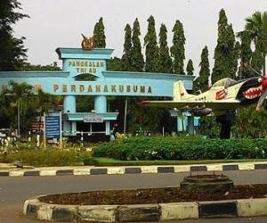 Indonesia bắt 5 người Trung Quốc xâm phạm căn cứ không quân