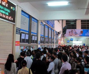 Nghỉ lễ 30/4: Ồ ạt hủy đi biển, đổ xô lên núi