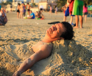Du khách yên tâm tắm biển, ăn hải sản Đà Nẵng