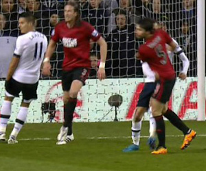 Trụ cột Tottenham bị treo giò đến hết mùa