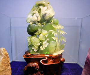 Tượng Phật bằng đá quý gần 7 tỷ đồng tại Festival Huế