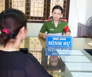 Nghe điện thoại mất... gần 800 triệu