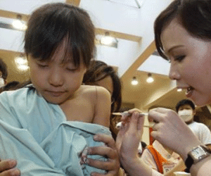 Hàn Quốc: Phụ huynh nô nức đưa con đi tiêm "mũi thông minh" để nâng cao thành tích thi cử