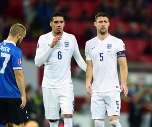 Phong độ trồi sụt, Gary Cahill vẫn được trao vai chính ở "Tam sư"