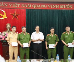 Vụ bắt tội phạm ma túy, thu cả “kho” vũ khí: Thưởng “nóng” Công an Lạng Sơn