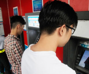 Hàng chục triệu thẻ ATM phải chuyển đổi