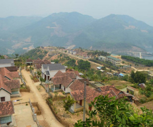 Hàng trăm hộ xây biệt thự xong chỉ để… ngắm