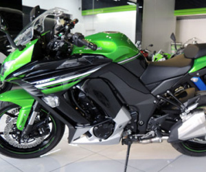 Kawasaki Z1000SX giá 409 triệu đồng cho dân chơi Việt Nam