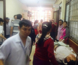 Xe khách va chạm xe tải, 3 người chết, 18 người bị thương