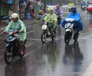 Bắc Bộ và Tây Nguyên có mưa rào và giông, đề phòng tố, lốc