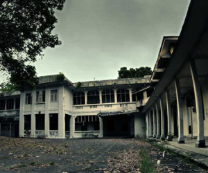Bệnh viện đầy “hồn ma không đầu” nổi tiếng ở Singapore