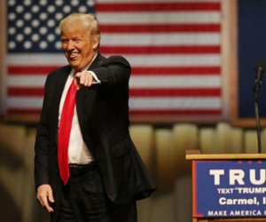 Bị Obama chê thiếu kỹ năng đối ngoại, Trump phản pháo