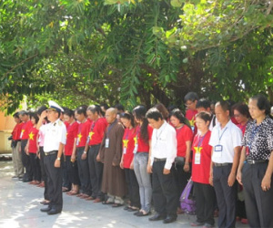 Kiều bào từ khắp nơi trên thế giới ra thăm Trường Sa