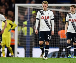 Tottenham hòa Chelsea, dâng Cup vô địch cho Leicester
