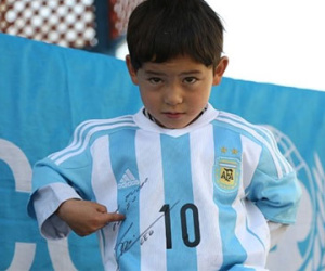 Cậu bé "Messi Afghanistan" có nguy cơ bị bắt cóc