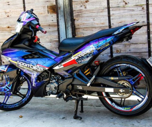 Exciter 150 với dàn áo sơn chuyển màu của biker Đồng Nai