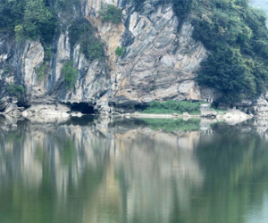 Vịnh Hạ Long thu nhỏ ở ngoại thành Hà Nội