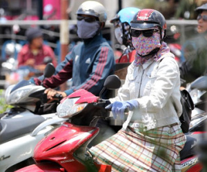 Người Sài Gòn vật vã trong nắng nóng cực đỉnh